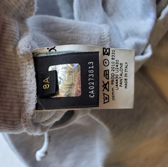 Selling it because my daughter grew out of it - Picture 3 of 5